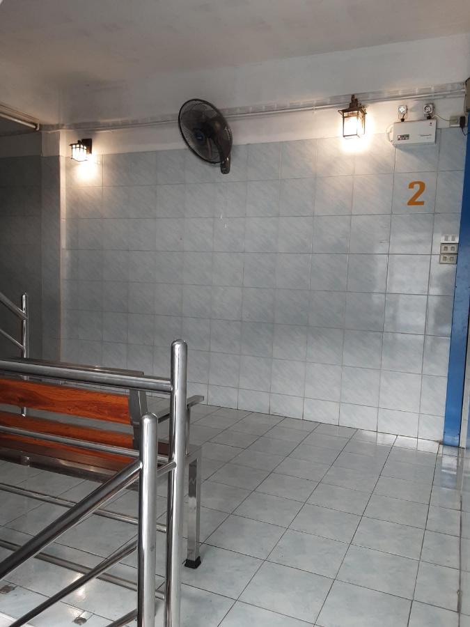 New Central Guesthouse Bangkok Extérieur photo