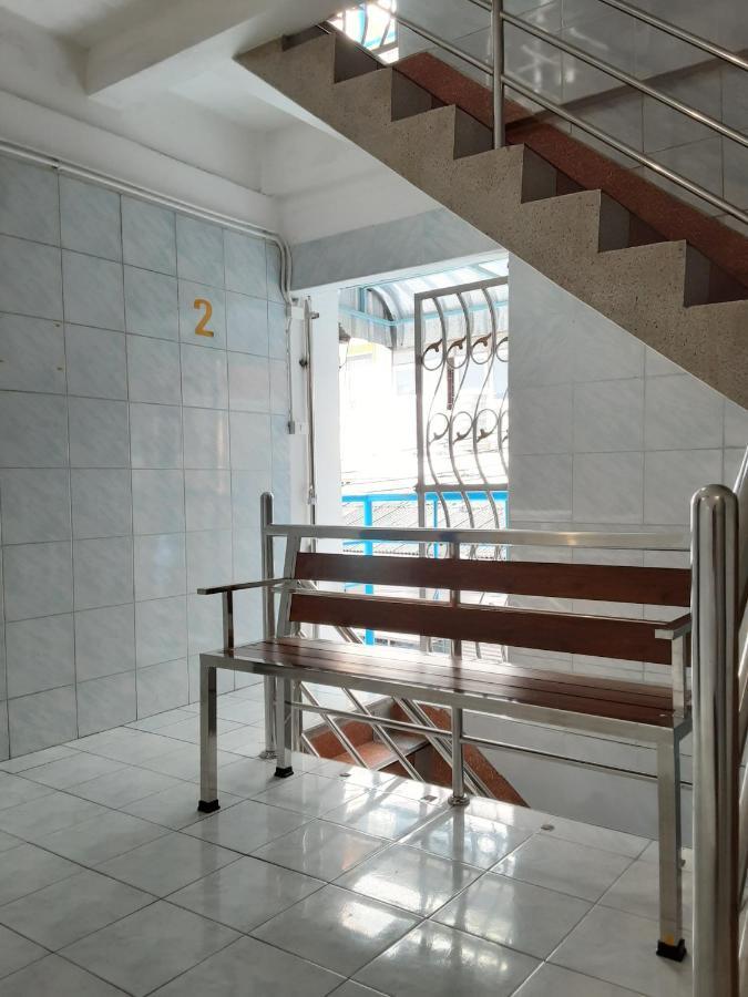 New Central Guesthouse Bangkok Extérieur photo